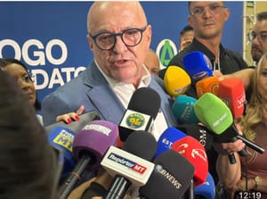 “TEM QUE CUMPRIR”: Pivetta cobra Rumo por ferrovia de R$ 15 bilhões, critica economia brasileira e exige trilhos até Cuiabá