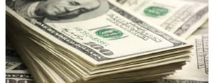 Dólar recua nesta terça-feira após disparada histórica, mas mercado mantém preocupação com futuro da economia brasileira