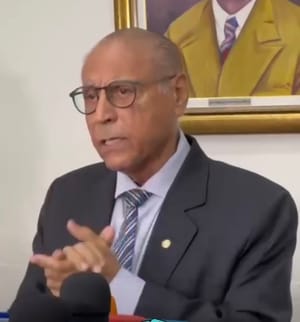 Júlio Campos admite erro da direita na escolha de Flávio, diz que alertou sobre vitória de Lula e que fuga para os EUA foi por pressão de Moraes