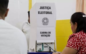 Abstenção cai ao menor nível em 20 anos, mas diferenças entre estados revelam contrastes na participação dos brasileiros