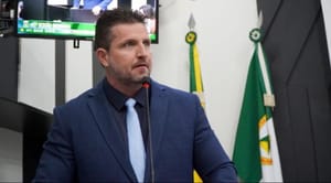 Justiça manda Ranalli retirar publicações sobre demissão de petistas e fixa multa de R$ 25 mil