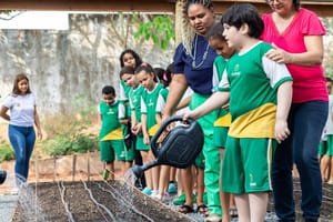 Prefeitura de Cuiabá paga R$ 1,5 milhão em Pix do Professor a 10 mil servidores
