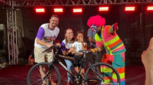 Brincar é Viver reúne cerca de 10 mil pessoas e distribui sete bicicletas em Poconé