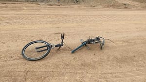Idoso é arremessado de bicicleta e morre após batida com carro em Rondonópolis